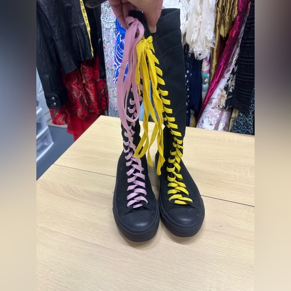 Yuanbu Shoes - Yuanbu Black Canvas Sneaker Boots Size 8.5 EUC